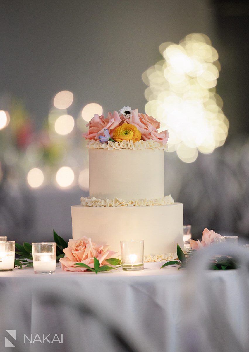 decor Ravinia Green Country Club Wedding reception cake