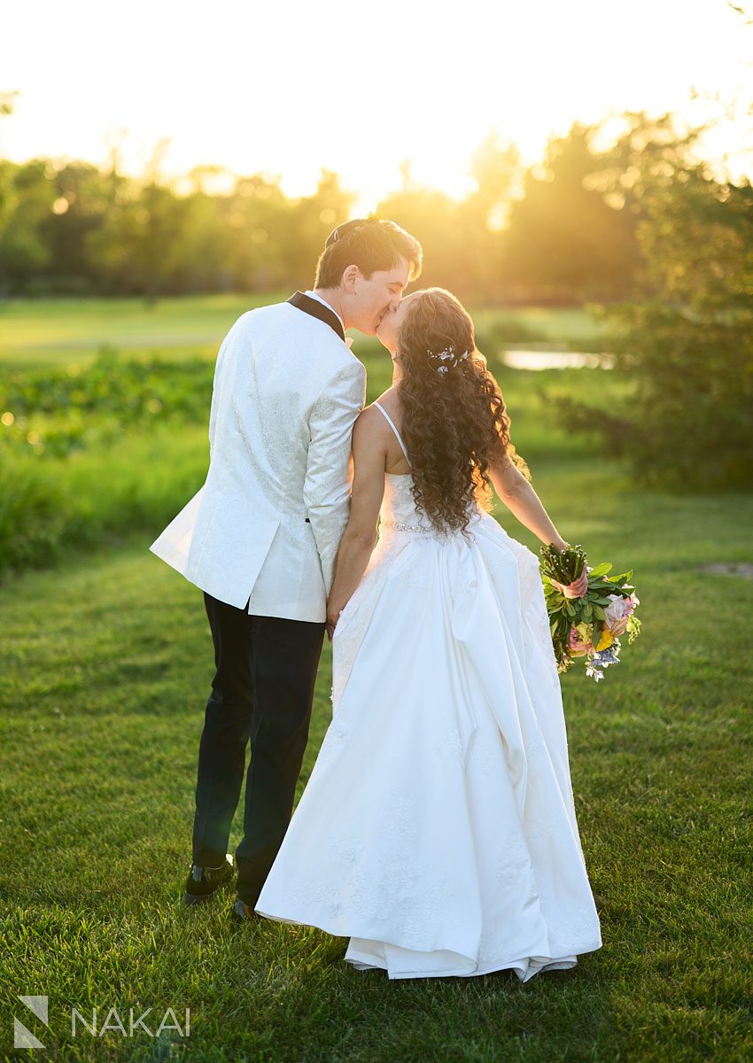 sunset Ravinia Green Country Club Wedding bride and groom 