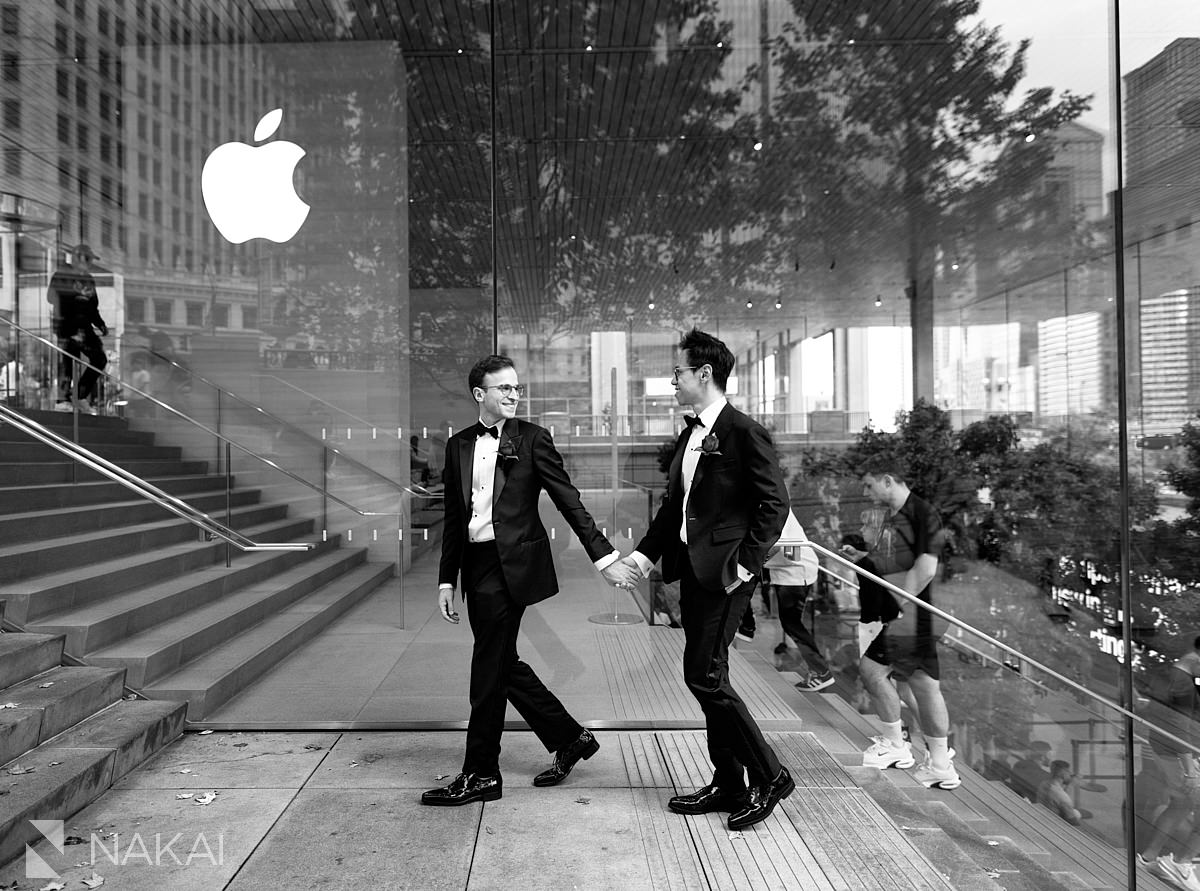 same sex wedding chicago photos by apple store