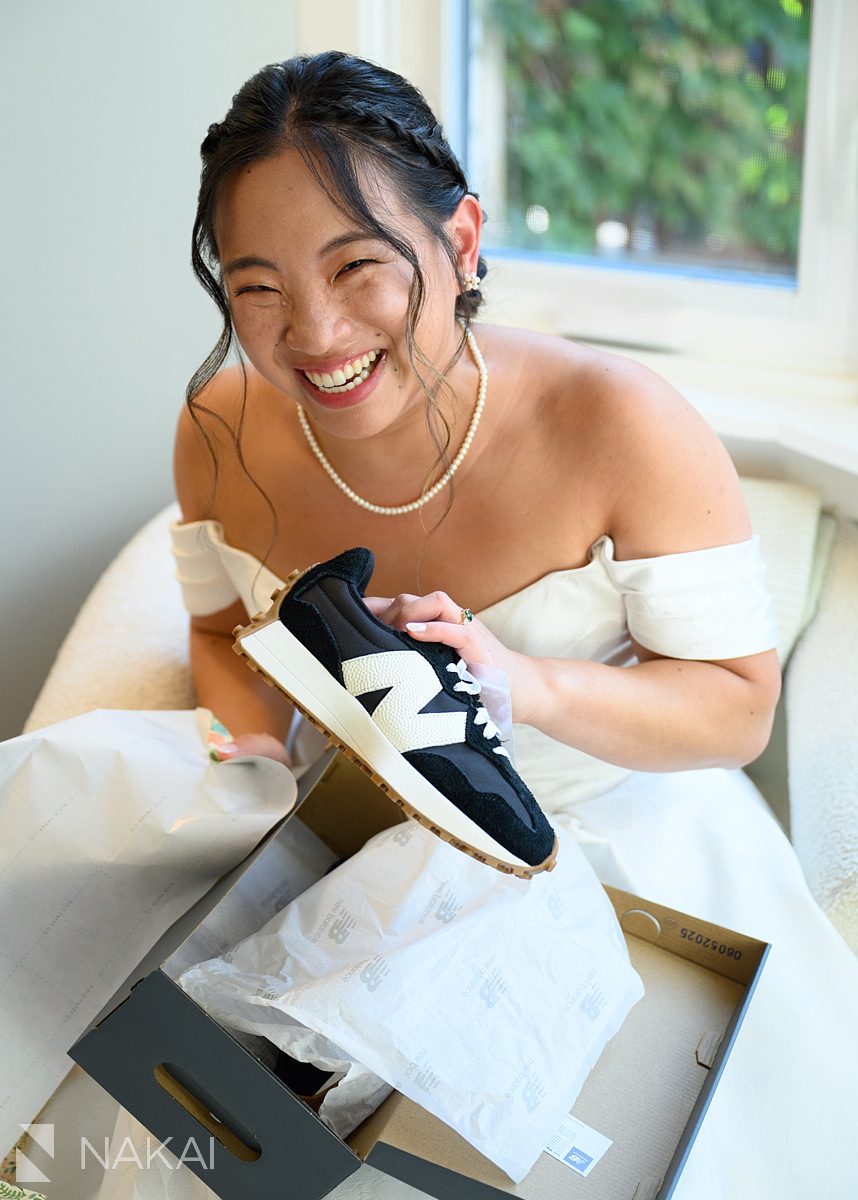 chicago airbnb wedding photos bride getting ready