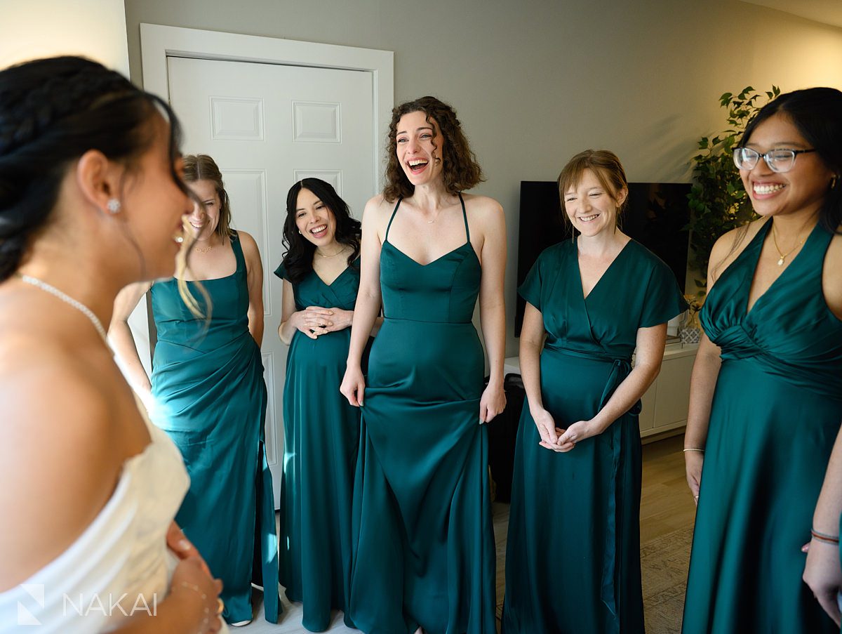 chicago airbnb wedding photos bride getting ready