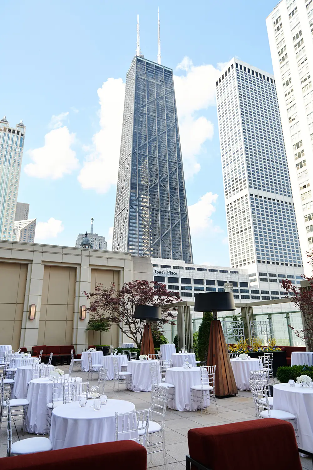 peninsula chicago rooftop terrace cocktail hour
