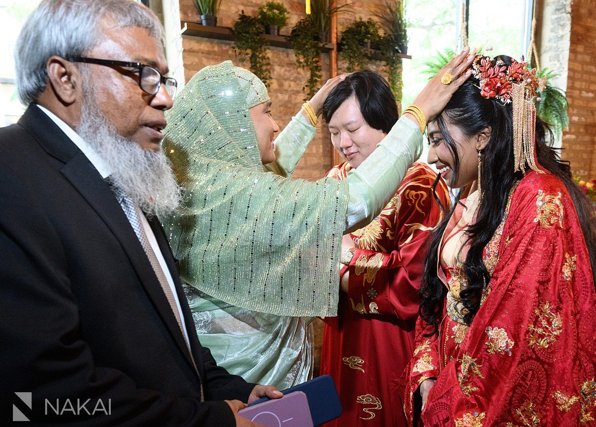 mom during chicago tea ceremony wedding day