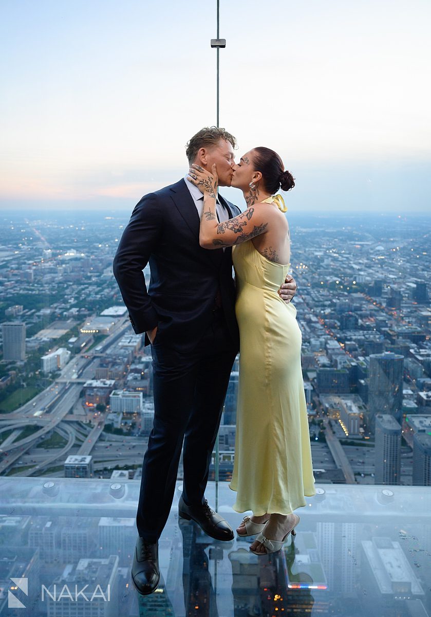 first kiss after chicago willis tower skydeck proposal 