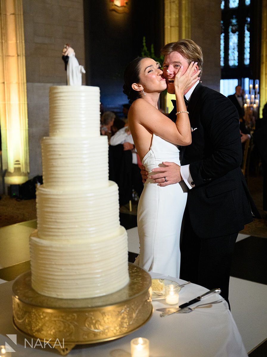 cake cutting university club chicago wedding