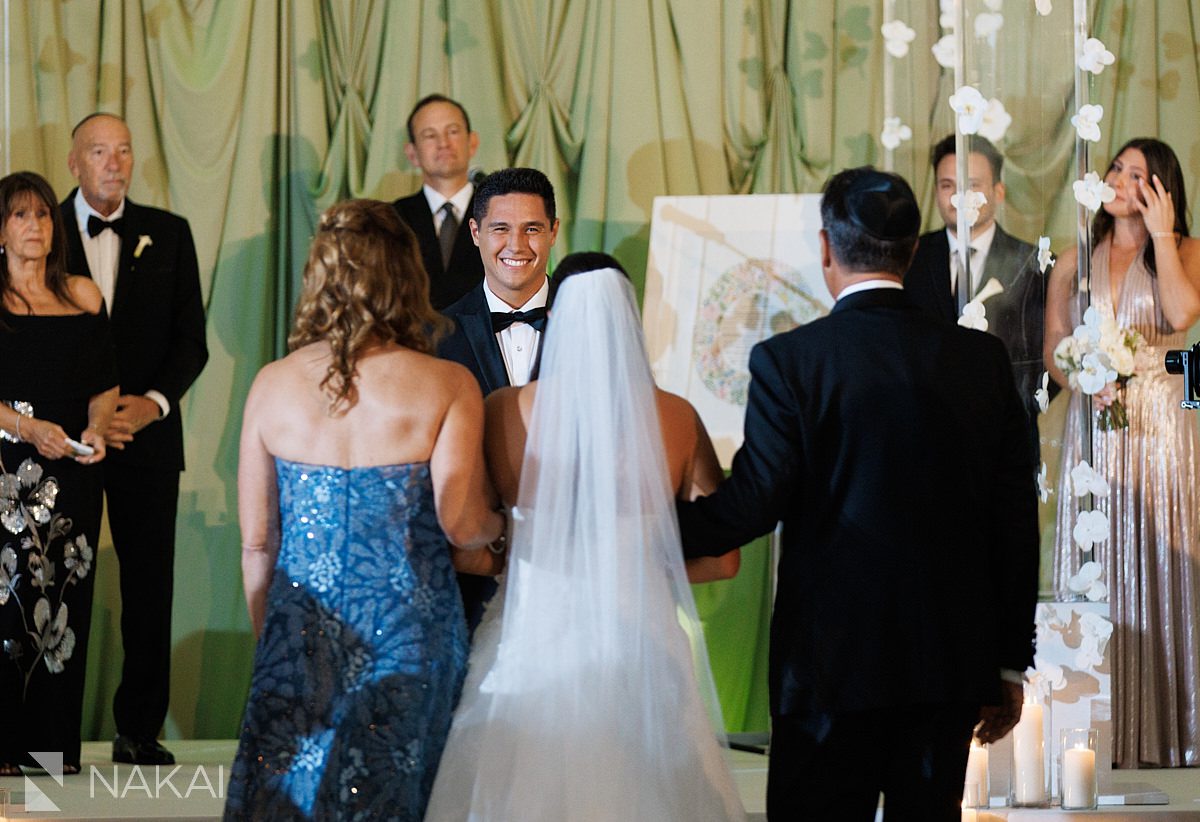 Radisson blu aqua hotel chicago wedding ceremony 