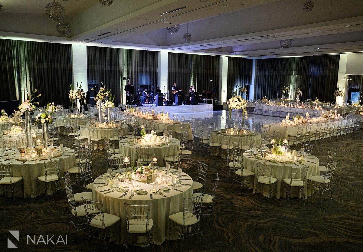 Radisson blu aqua hotel chicago wedding reception decor
