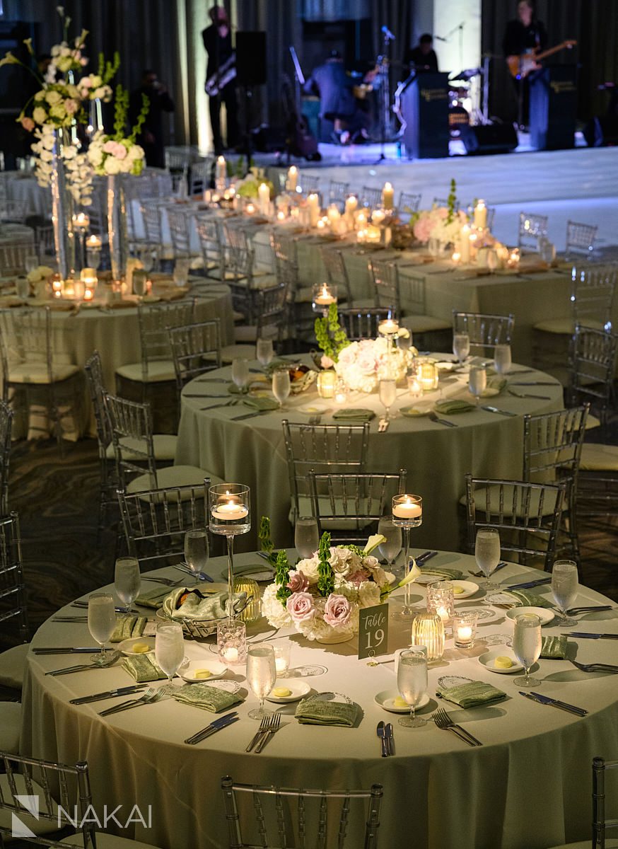 Radisson blu aqua hotel chicago wedding reception decor