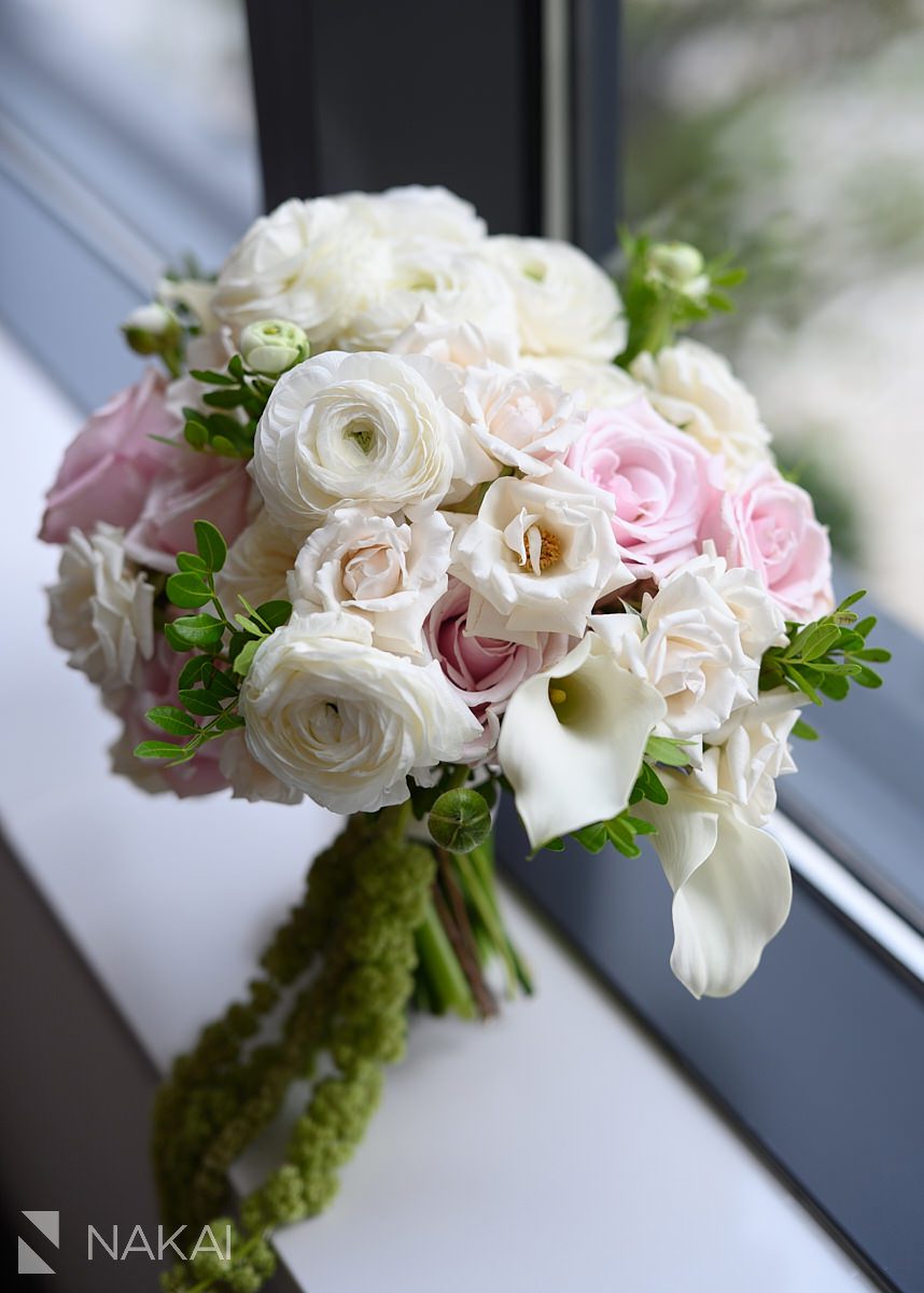 bouquet Radisson blu aqua hotel chicago wedding photo 