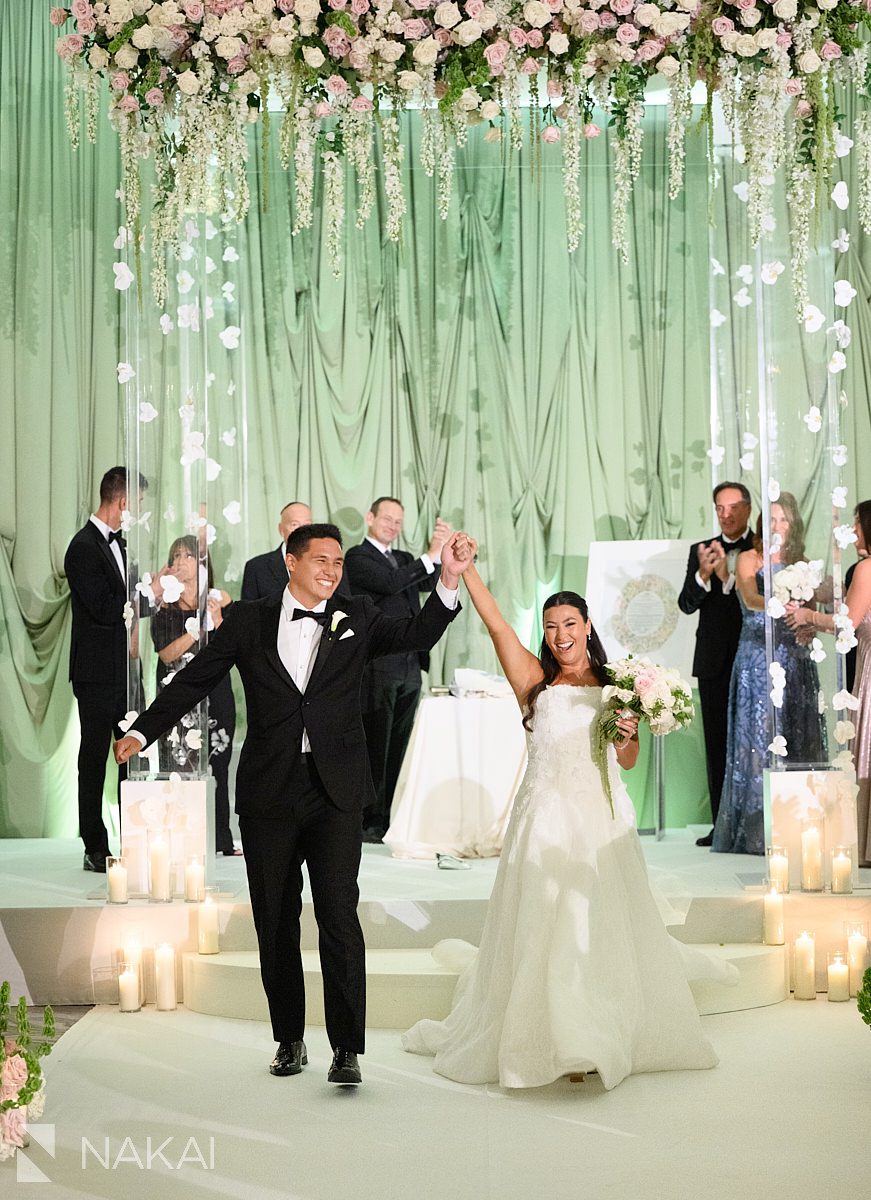 ceremony Radisson blu aqua hotel chicago wedding 