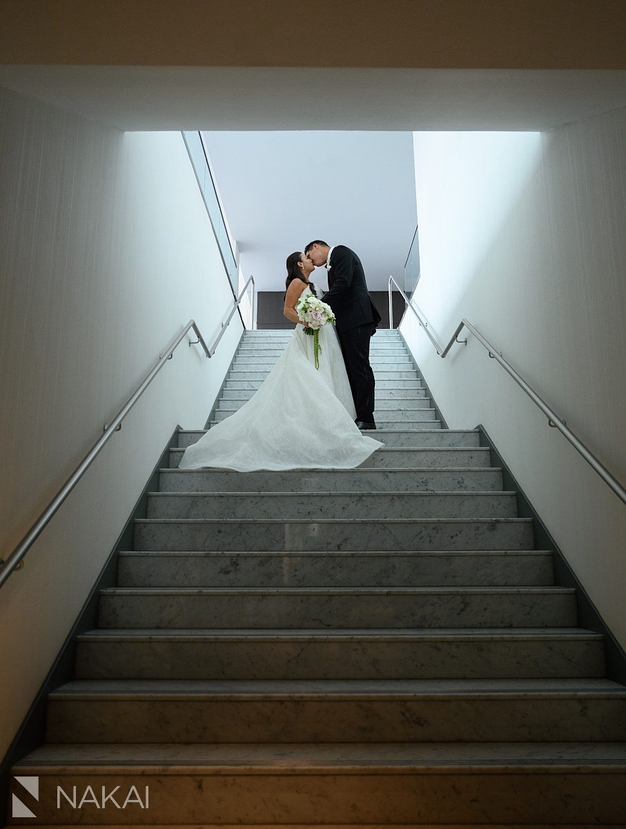 bride and groom couple Radisson blu aqua hotel chicago wedding photo 