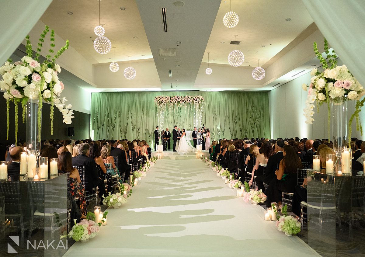 exit Radisson blu aqua hotel chicago wedding 