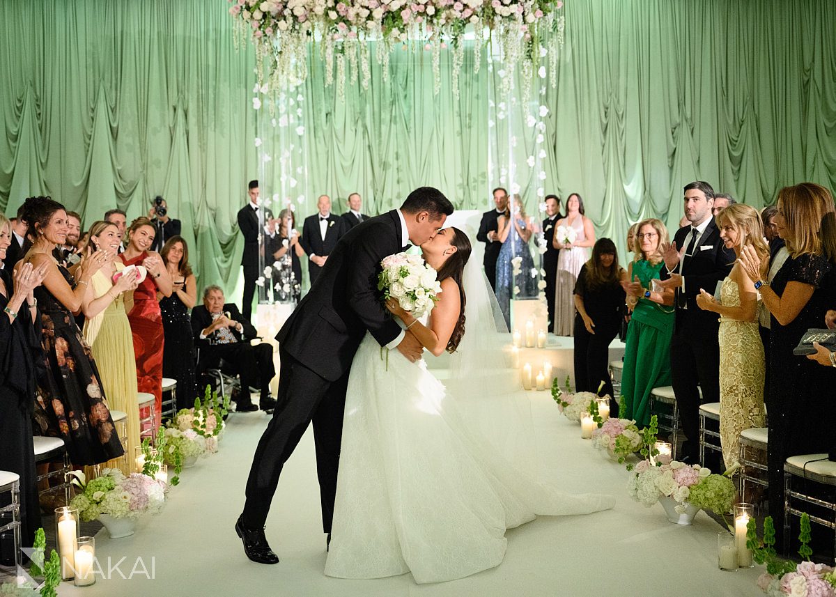 exit Radisson blu aqua hotel chicago wedding 