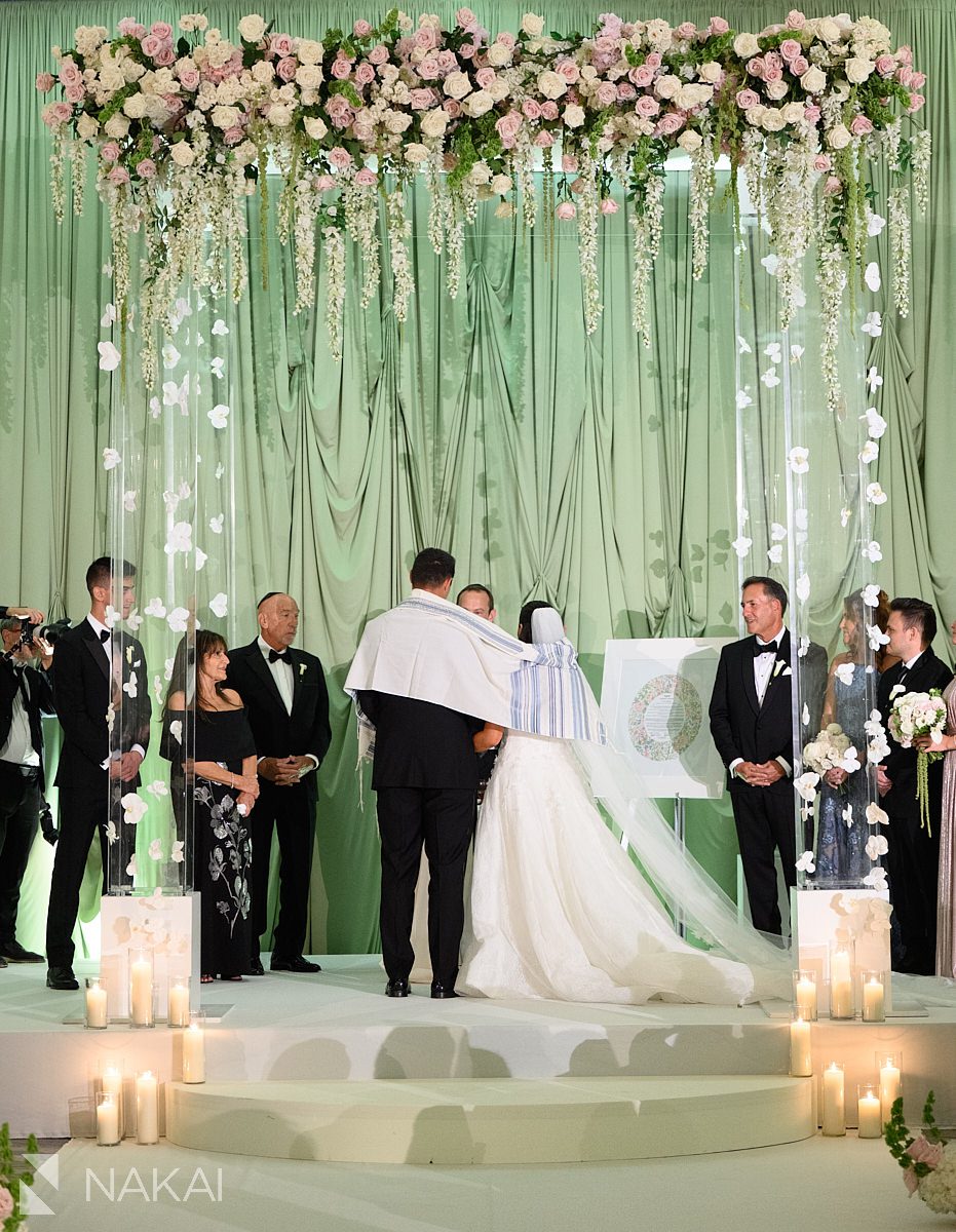 Chicago radisson blu aqua wedding ceremony chuppah