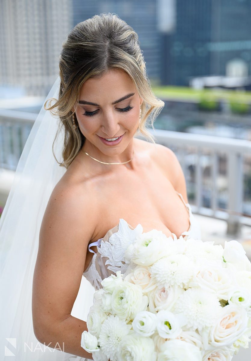 solo bride photo with bouquet